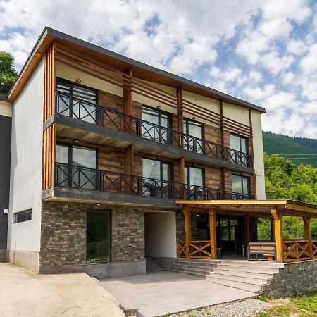 Hotel Latveli Местия Екстериор снимка