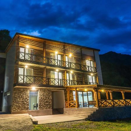 Hotel Latveli Местия Екстериор снимка