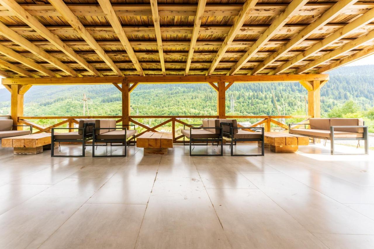 Hotel Latveli Местия Екстериор снимка
