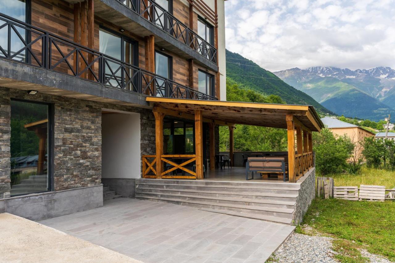 Hotel Latveli Местия Екстериор снимка